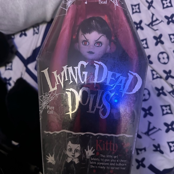 Sealed never opened living dead dolls!!!!! - Picture 5 of 5